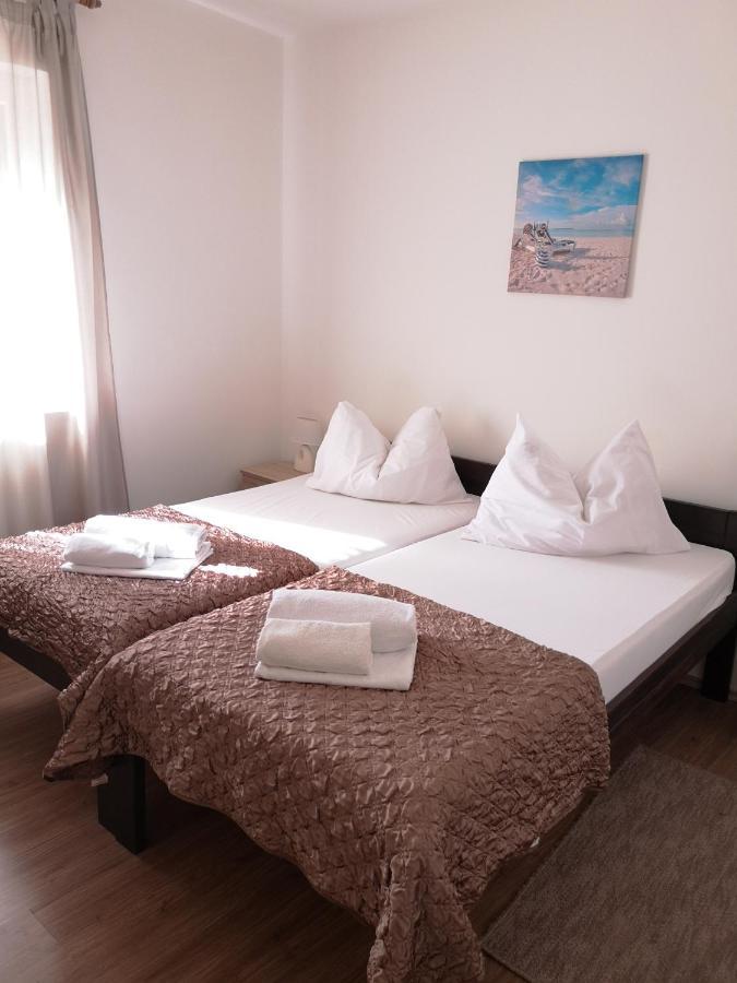 Dva Dukata Bed and Breakfast Biograd Na Moru Rum bild